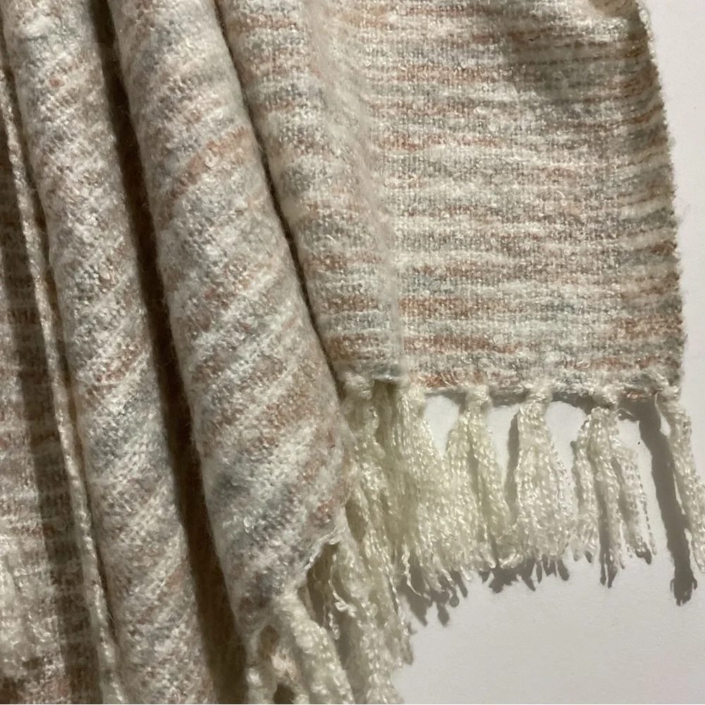 West elm cozy throw blanket white fringe :Box OW3: